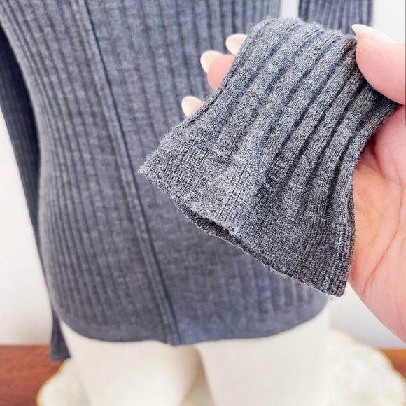 Chloe Gray Ribbed Knit Lightweight Turtleneck Sweater Top Wool Brand Logo - Picture 4 of 11